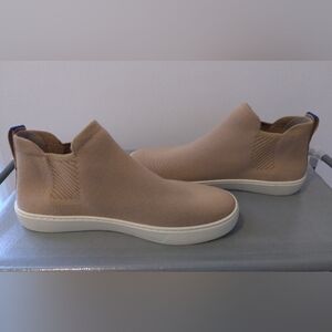 Rothy's Light Brown / Tan Chelsea Boot Style Sneaker Women's 9.5